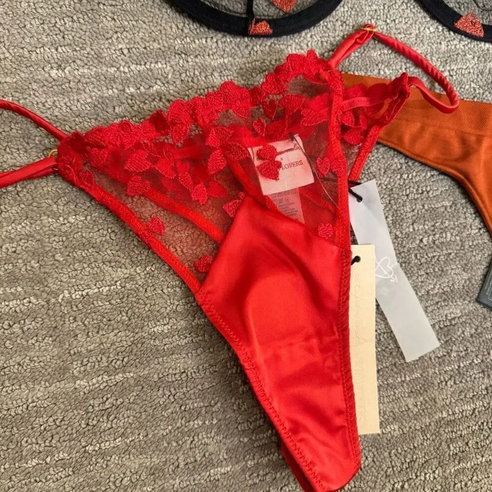 Urban Outfitters Valentines Day Red Hearts Bra Panties Bundle NWT 34C XS